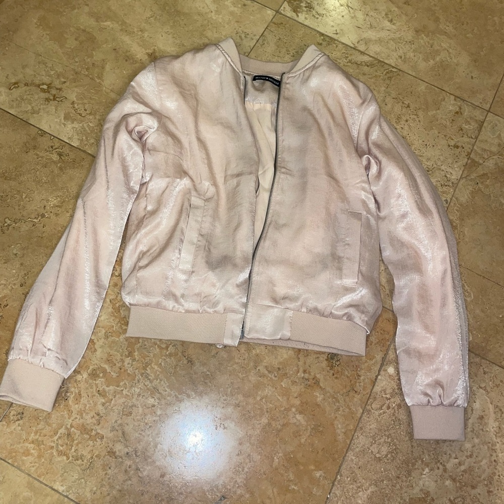 Brandy Melville, Baby Pink almost Cream, One Size